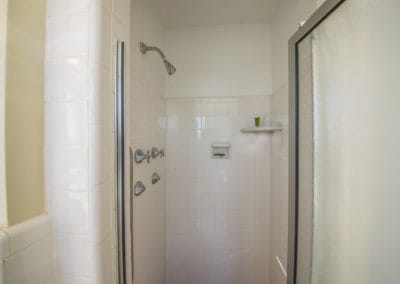 Master bedroom en-suite shower in Rittenhouse Square apartment